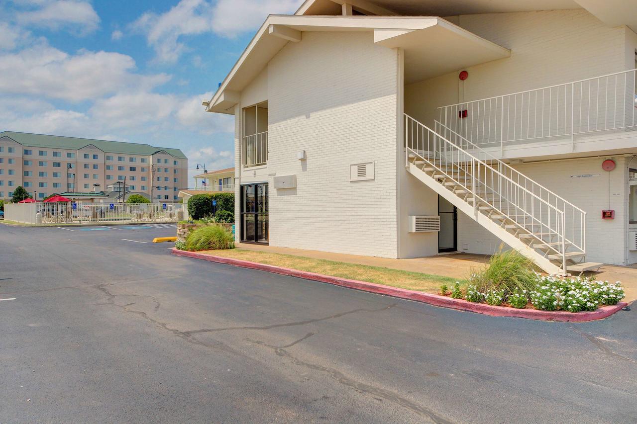 Motel 6 - Oklahoma City Airport Exterior foto