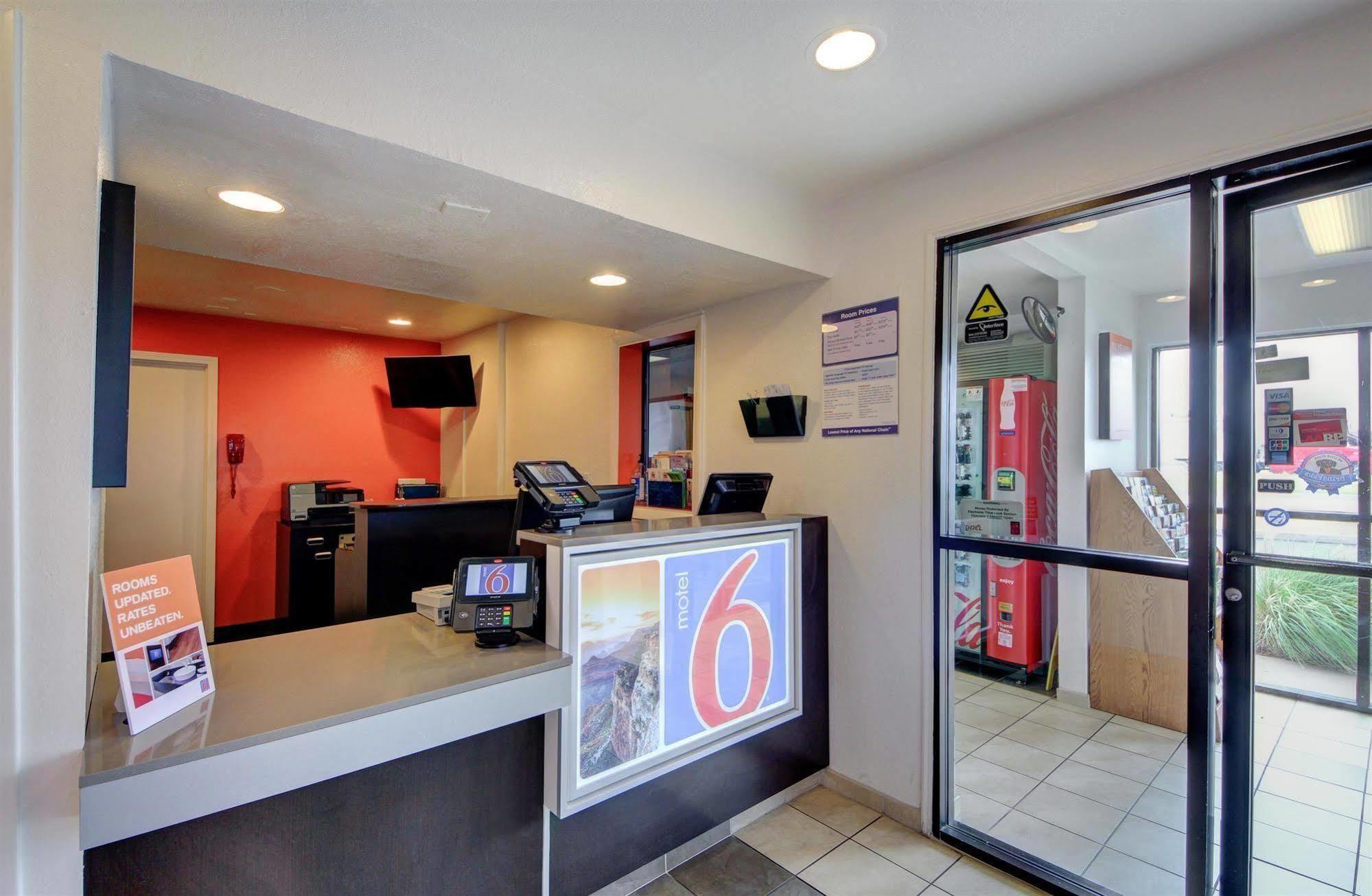 Motel 6 - Oklahoma City Airport Exterior foto