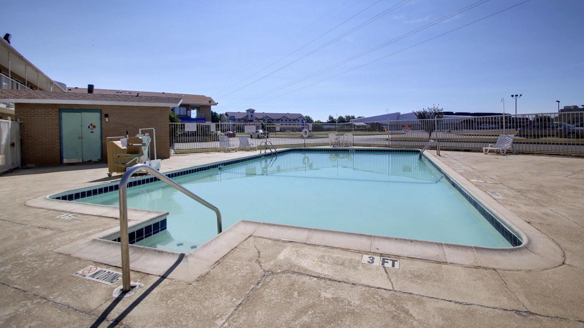 Motel 6 - Oklahoma City Airport Exterior foto